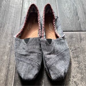 New TOMS women’s sz 6.5 grey linen 

 Sold as is 
No box or pouch